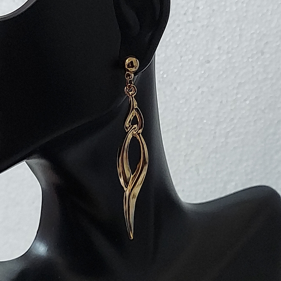 E1700 Gold Drop Earrings - Picture 10 of 16